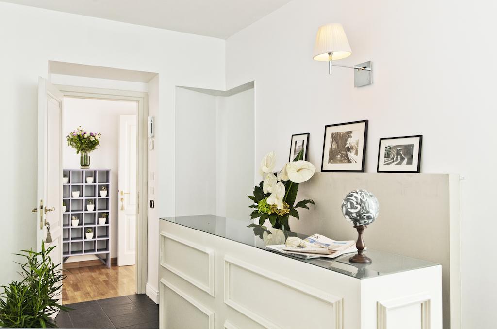 Garibaldi Suites Piazza Di Spagna โรม ภายนอก รูปภาพ