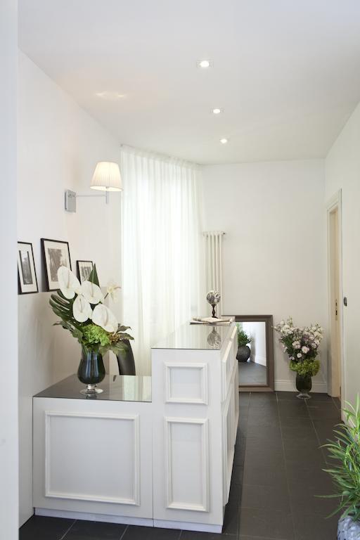 Garibaldi Suites Piazza Di Spagna โรม ภายนอก รูปภาพ