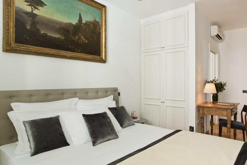 Garibaldi Suites Piazza Di Spagna โรม ภายนอก รูปภาพ