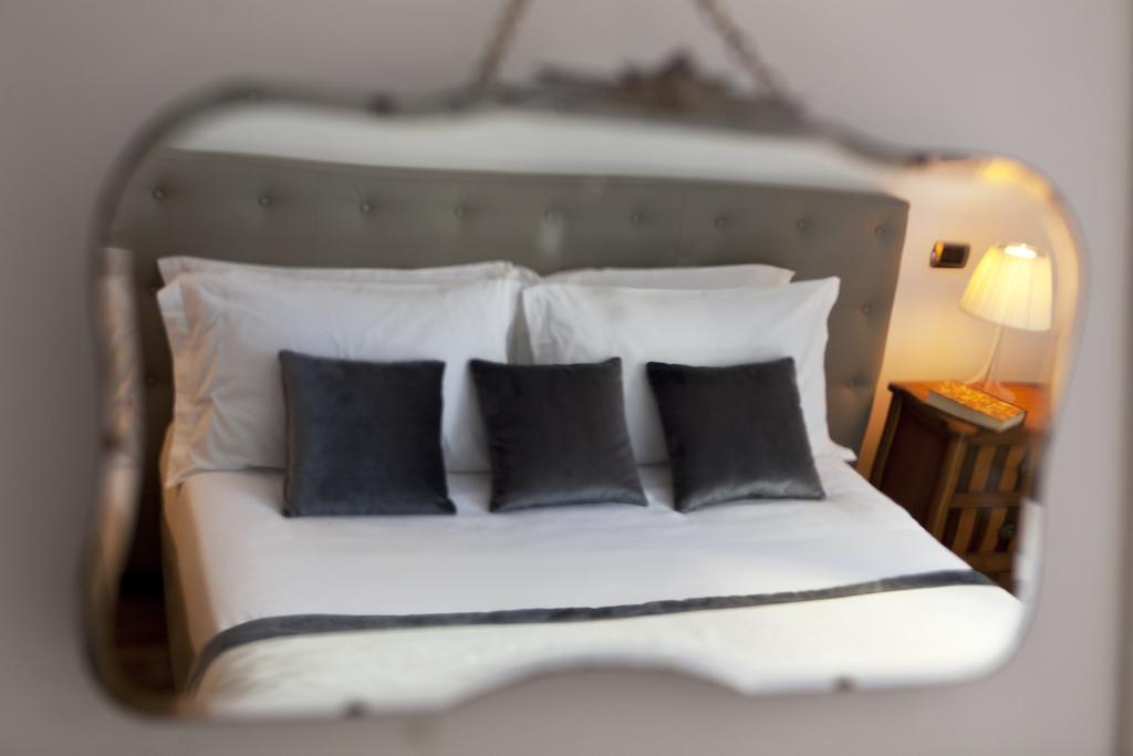 Garibaldi Suites Piazza Di Spagna โรม ห้อง รูปภาพ