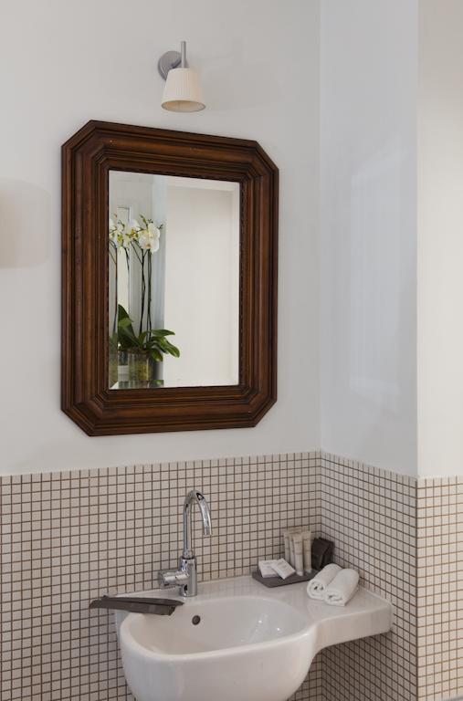 Garibaldi Suites Piazza Di Spagna โรม ภายนอก รูปภาพ