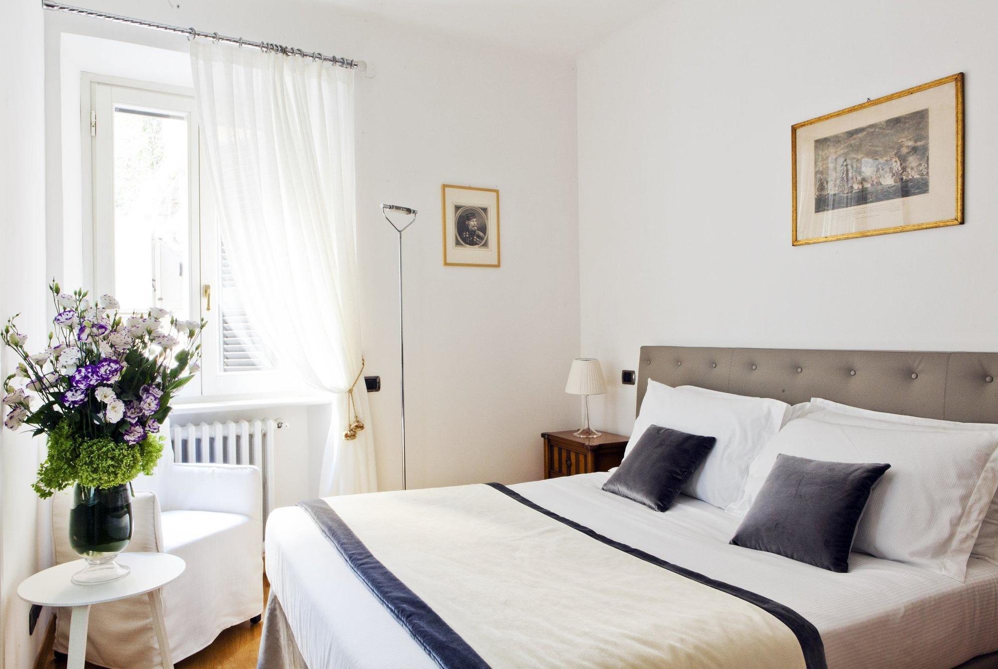 Garibaldi Suites Piazza Di Spagna โรม ภายนอก รูปภาพ