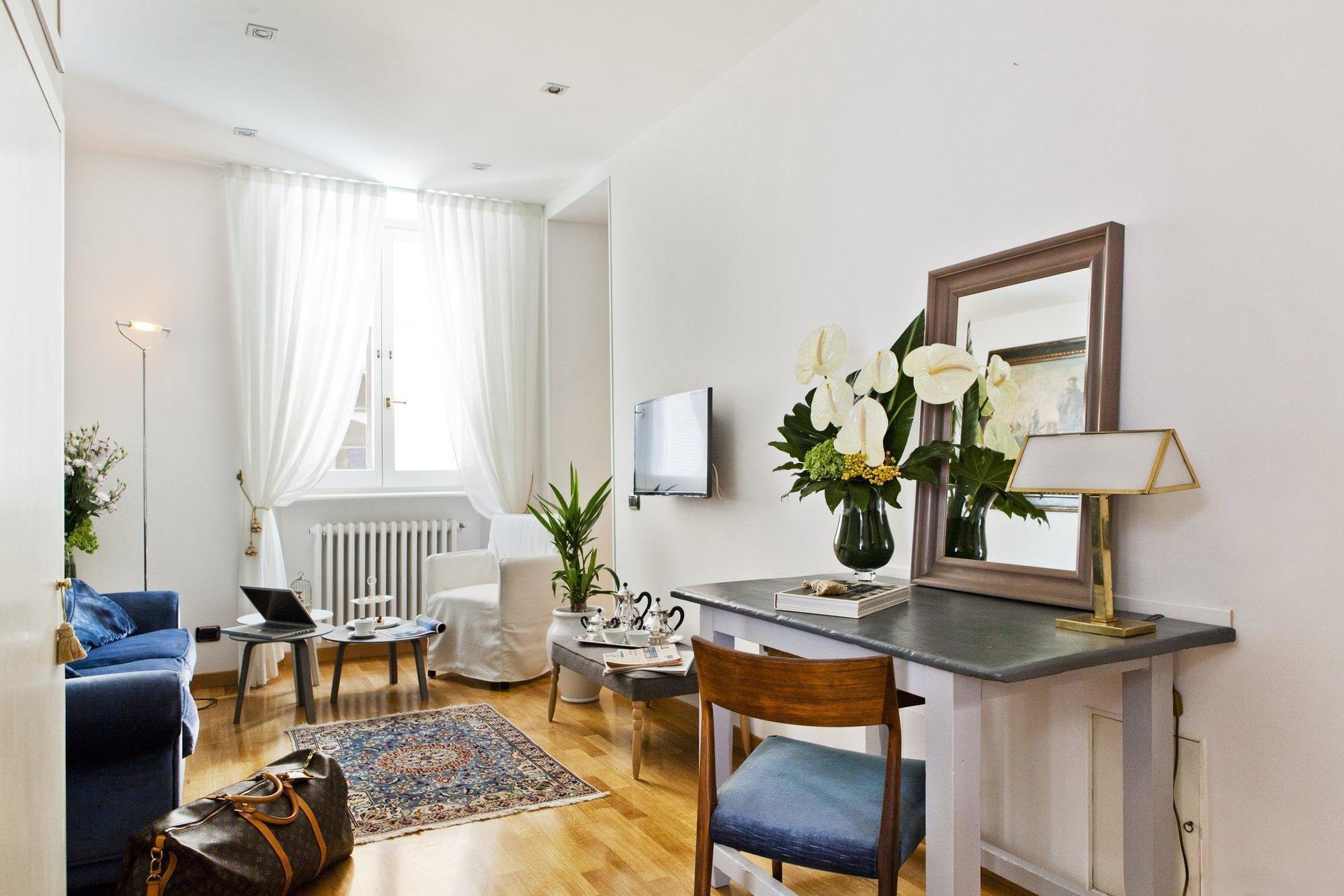 Garibaldi Suites Piazza Di Spagna โรม ภายนอก รูปภาพ